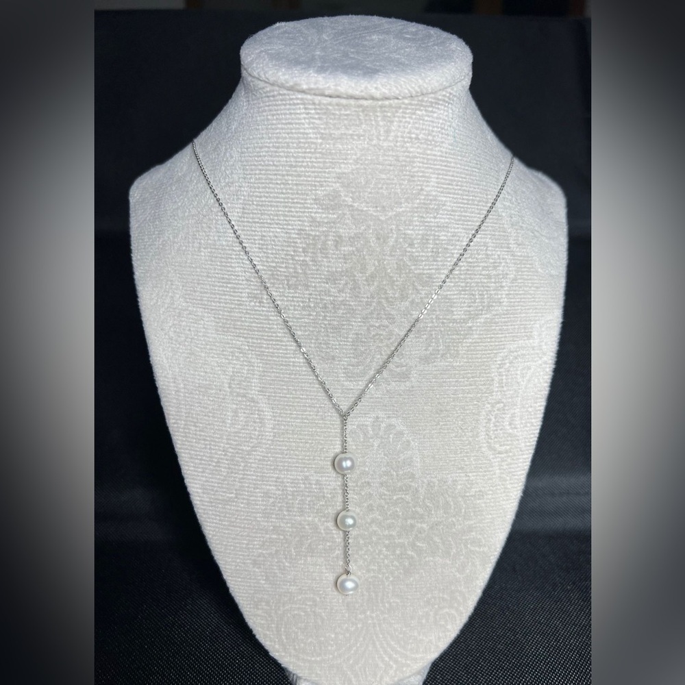 Sterling Silver Necklace with Natural Pearls